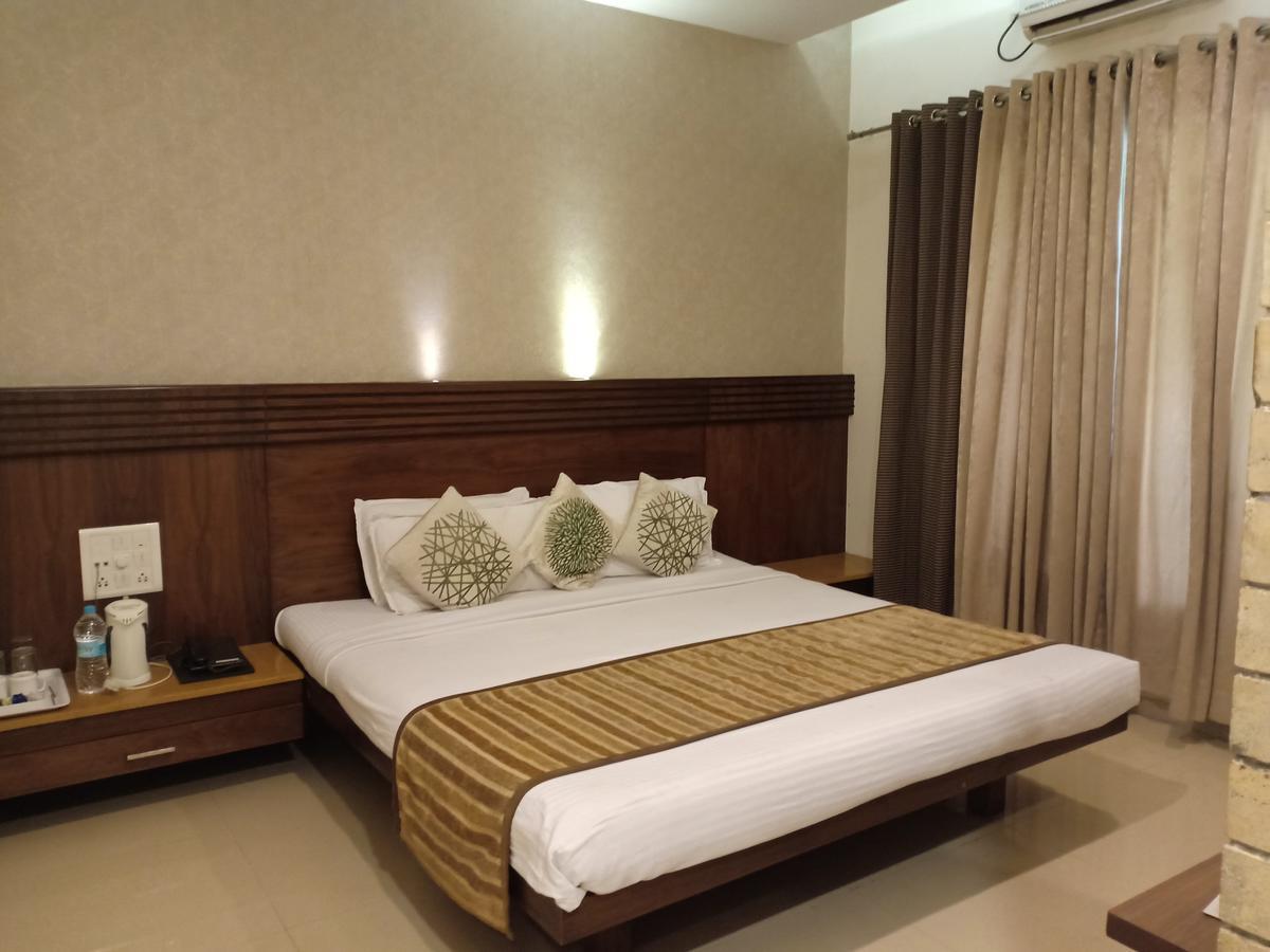 Hotel Chandralok Lonavala Exterior photo